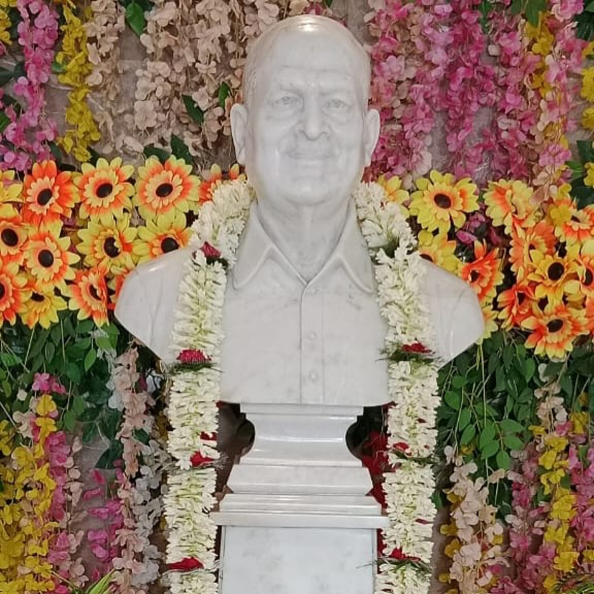 CAB Pays Floral Tribute To Dr B.C. Roy Bengal cricket body honors Dr B.C. Roy on his 143rd birth & 63rd death anniversary today!!