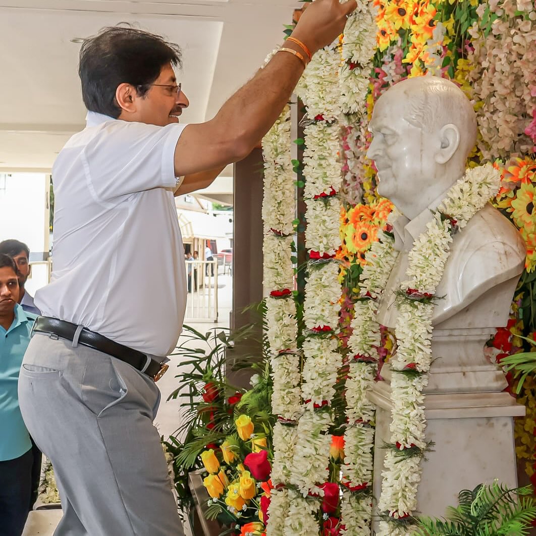 CAB Pays Floral Tribute To Dr B.C. Roy