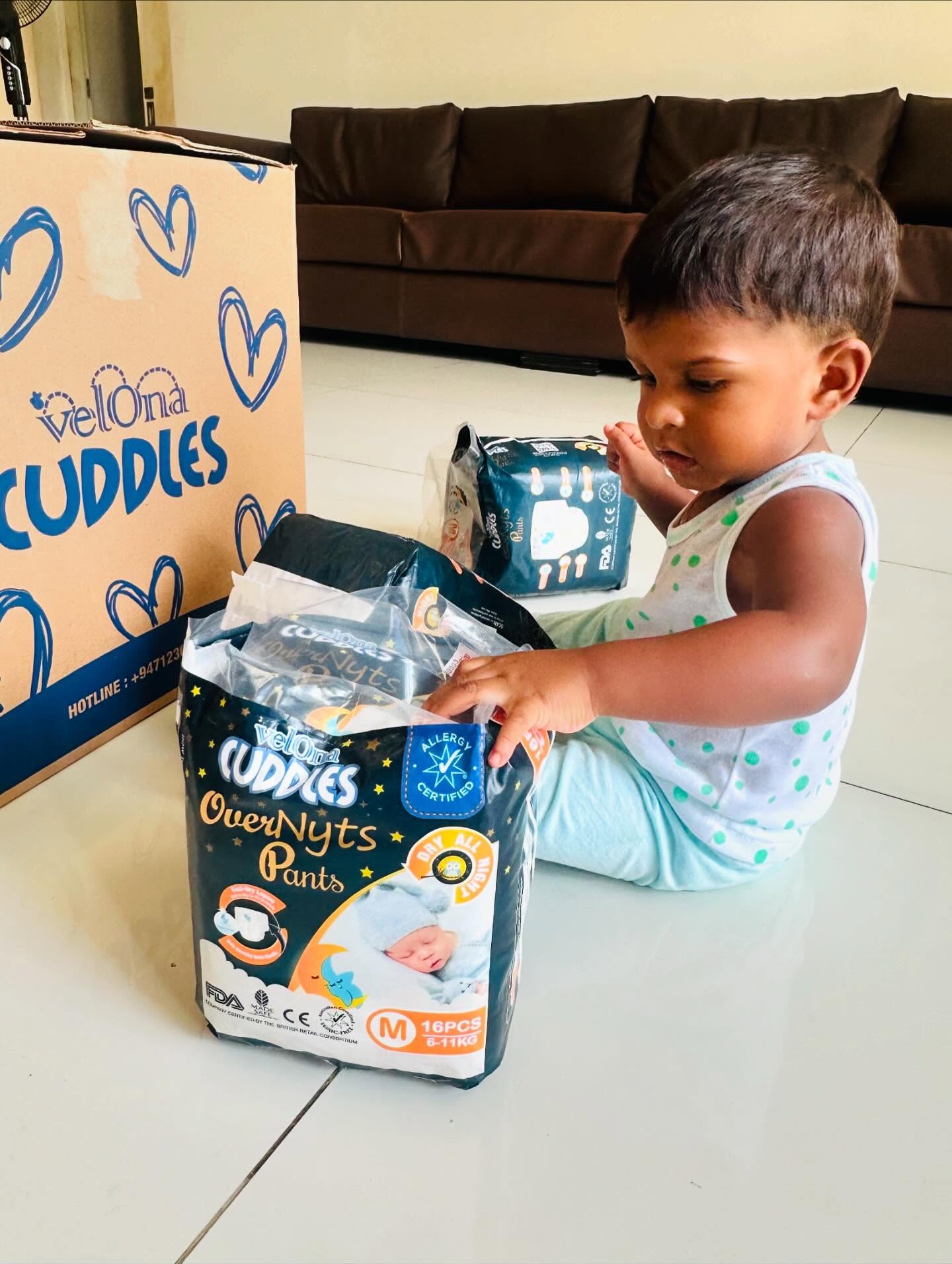 Dinesh Chandimal Endorses Velona Cuddles For Baby Comfort