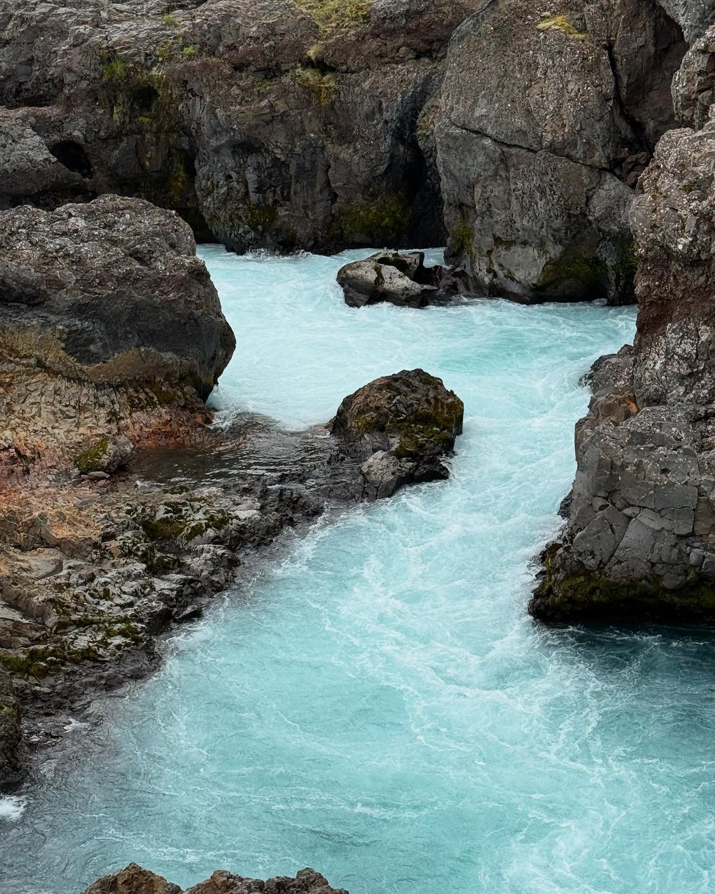 Iceland’s Stunning Waterfalls: Hraunfossar & Barnafoss