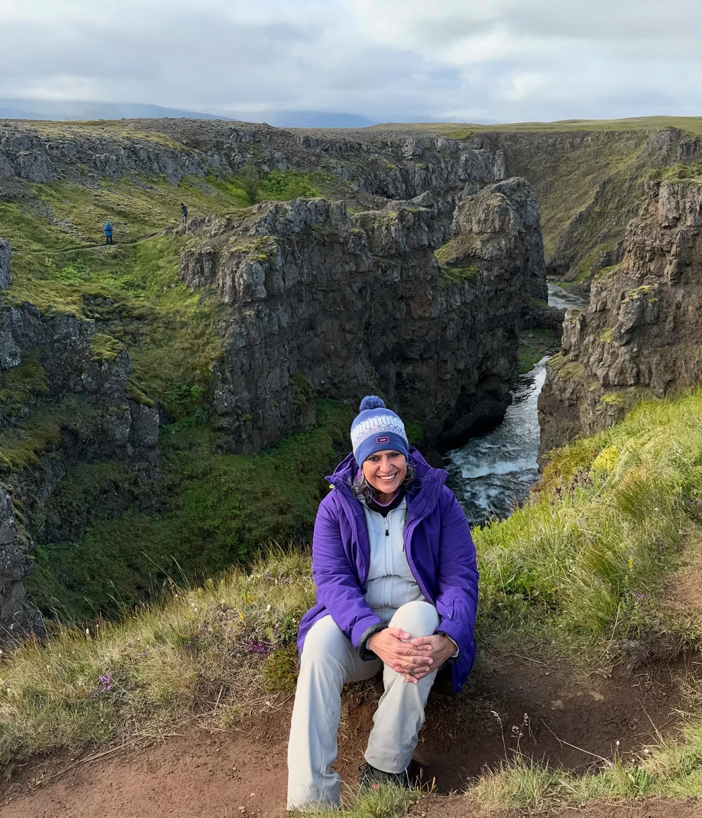 Kolugljúfur Canyon Shines in Iceland’s Ring Vijay Dahiya explores rugged Icelandic landscapes as sun warmly lights the canyon’s depths