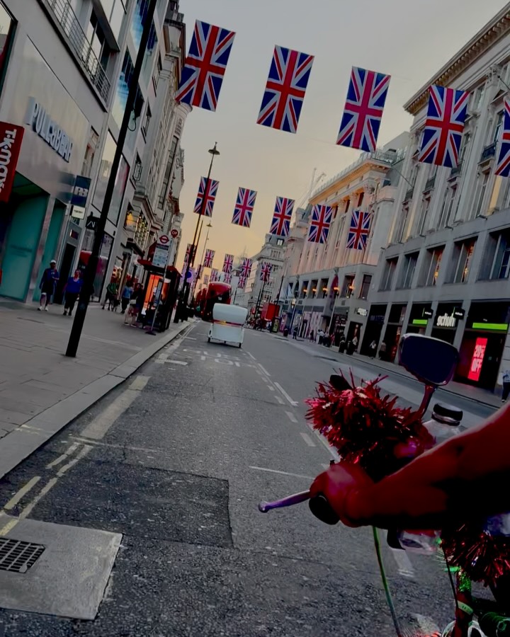 Mohsin Khan Owns London Streets With Bold Confidence