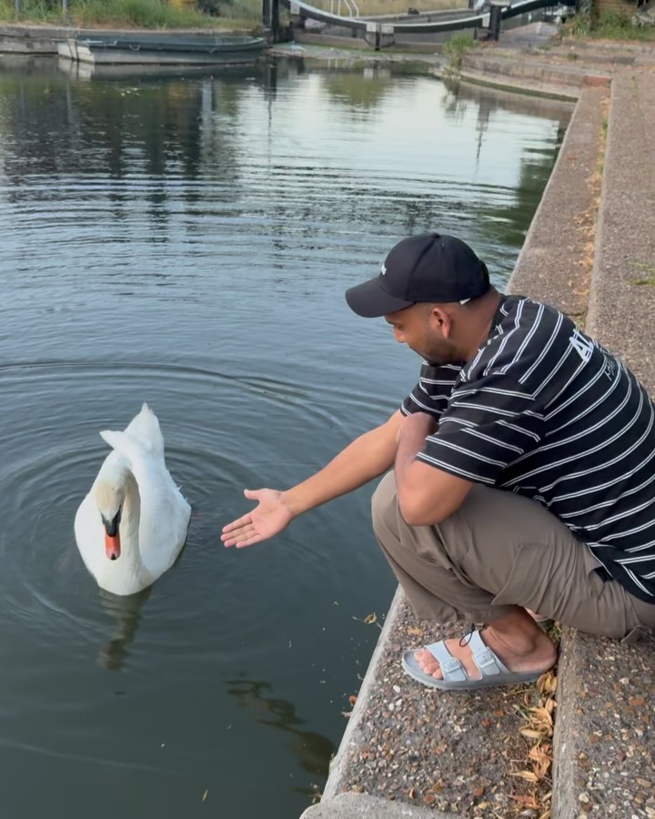 Mohsin Khan Owns London Streets With Bold Confidence