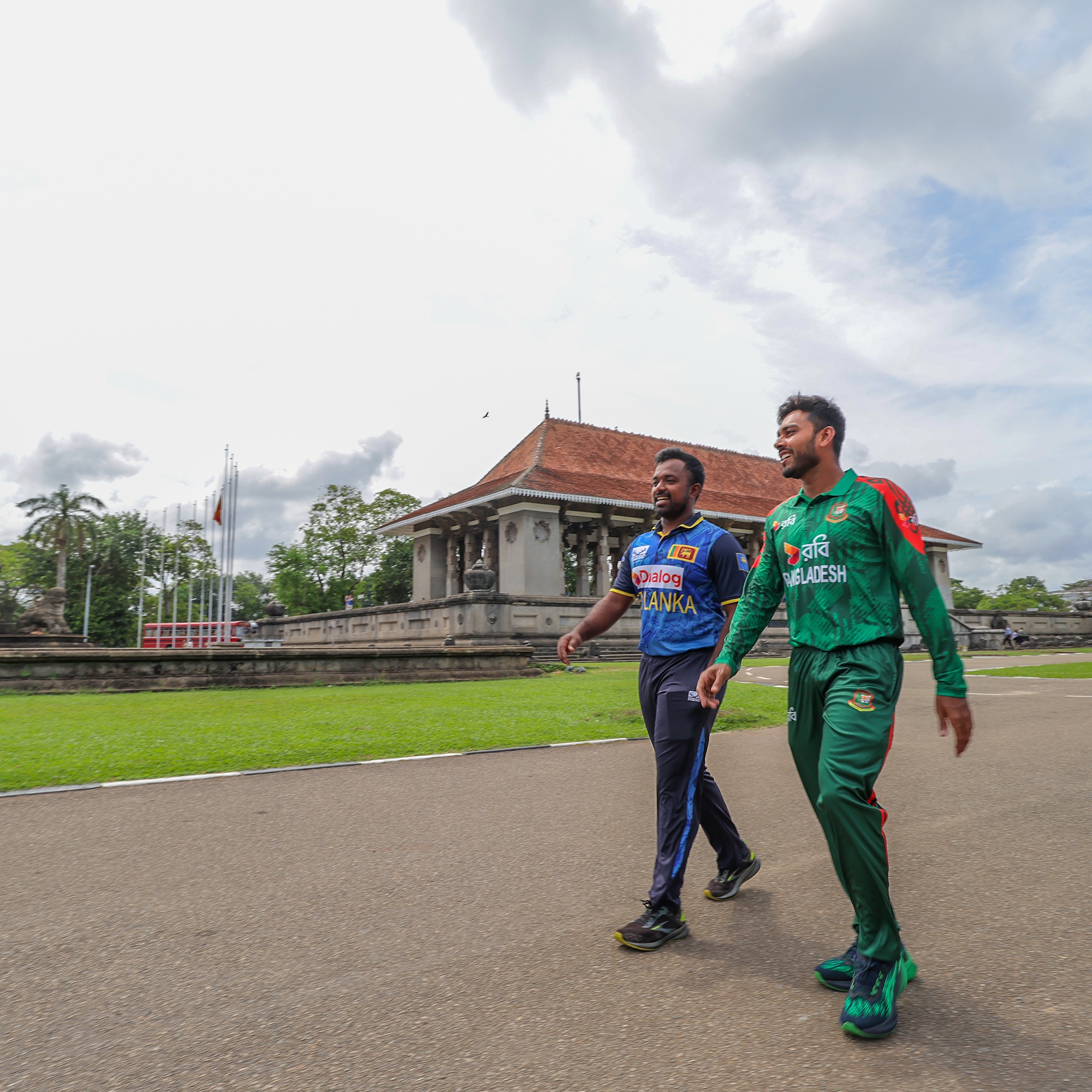 Trophy Unveiling at Colombo’s Independence Square